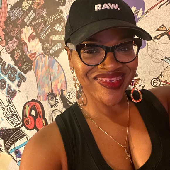 Meet Your Posher...Patty B!!! 😘 - Picture 6 of 10